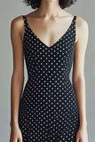 Tirantes de espagueti de línea A Negro Blanco Vestido de lunares con cuello en V