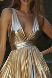 Vestido de cóctel corto de línea A dorado metalizado con pliegues