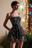 Vestido de cóctel corto negro de línea A con apliques
