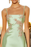 Vestido de cóctel corto de línea A verde salvia con apliques