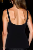 Vestido de cóctel negro de corte evasé hasta la rodilla