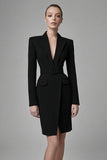 Vestido de trabajo ajustado con solapa de pico de satén negro