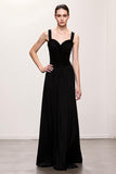 Vestido largo de noche con tirantes fruncidos y vaina negra