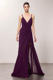 Vestido largo de noche con cuello en V fruncido y abertura morada