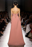 Vestido de noche largo sin tirantes fruncido simple rosa con abertura