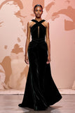 Vestido de noche largo de terciopelo negro simple con ojo de cerradura