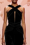 Vestido de noche largo de terciopelo negro simple con ojo de cerradura