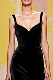 Vestido de noche largo de terciopelo negro simple