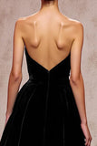 Vestido de noche largo de terciopelo negro simple sin espalda