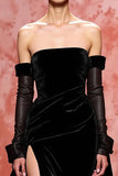 Vestido de noche largo sin tirantes A Line de terciopelo negro con abertura