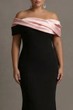 Vestido largo de noche de talla grande de sirena negro y rosa de satín sin hombros