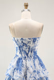 Vestido de cóctel corto con volantes en capas y corsé blanco azul sin tirantes