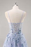 Vestido de fiesta largo con abertura y corsé de tul con lentejuelas sin tirantes azules