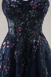 Vestido de fiesta largo con abertura y corsé de tul con lentejuelas sin tirantes azules