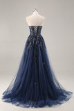 Vestido de fiesta largo con abertura y corsé de tul con lentejuelas sin tirantes azules