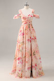 Vestido largo de dama de honor fruncido floral rosa con abertura