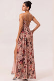 Vestido largo de dama de honor con corsé floral fruncido en rosa polvorienta con serpentina lateral