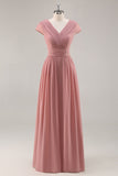 Vestido largo de dama de honor de gasa fruncida con escote en V rosa empolvado con drapeado