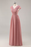 Vestido largo de dama de honor de gasa fruncida con escote en V rosa empolvado con drapeado