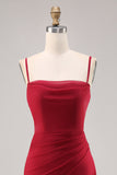 Vestido largo de dama de honor con tirantes de espagueti de gasa fruncido rojo oscuro con abertura
