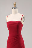 Vestido largo de dama de honor con tirantes de espagueti de gasa fruncido rojo oscuro con abertura