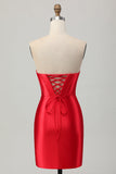 Vestido de regreso a casa con corsé de cuentas sin tirantes rojo con abertura