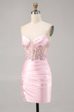 Vestido de regreso a casa con corsé corto satén rosa caramelo con apliques