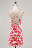 Mini vestido de regreso a casa con estampado de flores rojas