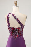 Vestido de regreso a casa ajustado de un hombro morado oscuro con apliques
