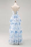 Vestido de dama de honor estampado en capas con flores azules blancas y azules con abertura