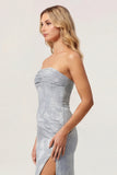 Vestido Midi sin tirantes con estampado azul polvoriento, funda fruncido y abertura