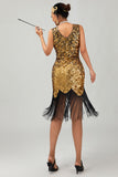 Vestido ajustado negro brillante con cuello en V dorado de los años 20 con flecos