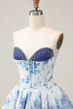 Vestido de regreso a casa con cuentas estampadas sin tirantes de flores azules blancas