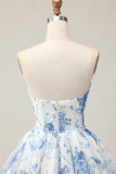 Vestido de regreso a casa con cuentas estampadas sin tirantes de flores azules blancas