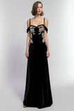 Vestido largo de fiesta de vacaciones con vaina de hombros descubiertos de terciopelo negro