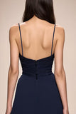 Vestido largo de noche con tirantes finos fruncidos en forma de línea A azul oscuro