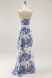 Vestido largo de dama de honor con cuello de cuello vuelto y corsé floral blanco y azul con serpentina