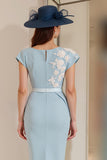 Vestido midi de la madre de la novia con apliques en azul claro