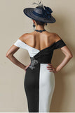 Vestido midi ajustado con hombros descubiertos en blanco y negro para madre de la novia con abertura