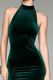 Vestido largo formal de terciopelo verde oscuro con abertura de sirena