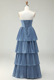 Vestido de dama de honor largo plisado en capas azul polvoriento sin tirantes