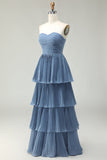 Vestido de dama de honor largo plisado en capas azul polvoriento sin tirantes