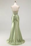 Vestido de fiesta de satén fruncido con corsé de sirena verde con abertura