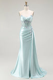 Vestido largo de fiesta con cuentas de corsé sin tirantes de sirena verde claro con serpentina