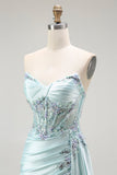 Vestido largo de fiesta con cuentas de corsé sin tirantes de sirena verde claro con serpentina