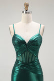 Vestido largo de fiesta con corsé plisado metálico de sirena verde oscuro con abertura