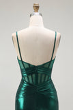 Vestido largo de fiesta con corsé plisado metálico de sirena verde oscuro con abertura
