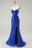 Vestido largo de baile con corsé de cuentas sin tirantes de sirena azul real con abertura
