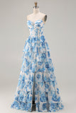 Corsé floral blanco azul sin tirantes de línea A con volantes y vestido largo de graduación con abertura