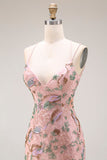 Vestido largo de graduación con cuentas y lentejuelas florales con tirantes finos